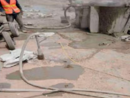 比如水泥混凝土路面板底注浆技术 路面脱空注浆整治方案