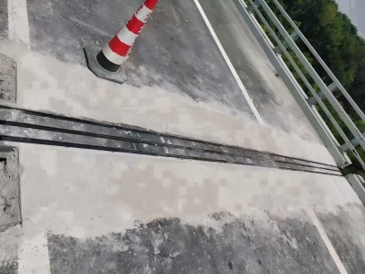 比如伸缩缝更换后浇筑材料快速结构修补料速砼的产品特点及施工流程​